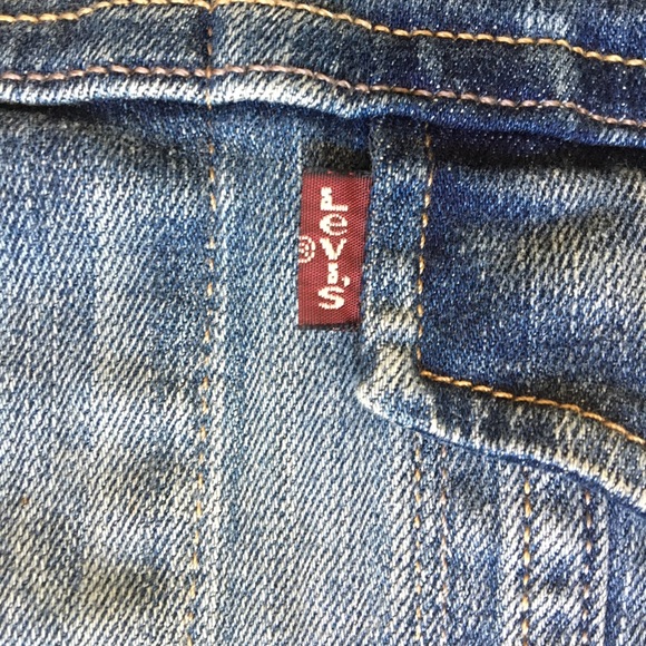 Levi’s Jean Jacket - Picture 6 of 10